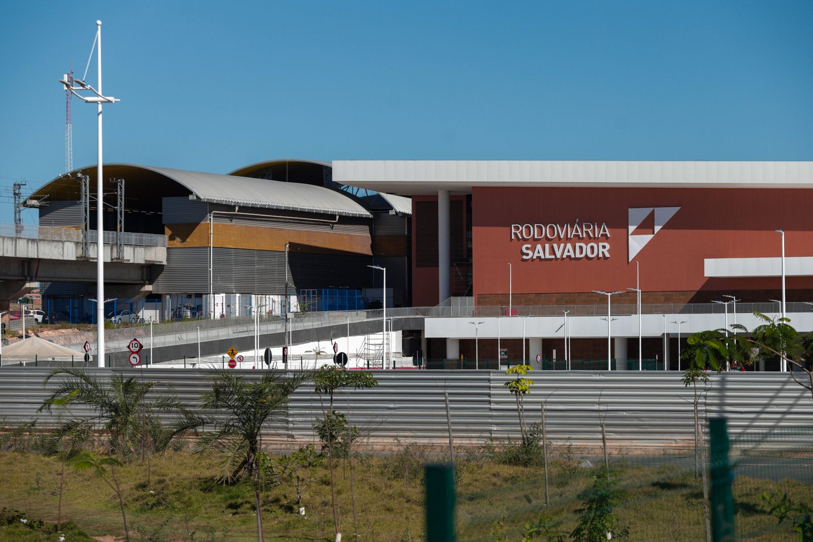 PORTAL/SALVADOR
Andamento das obras da nova Rodoviária de Salvador
Na foto: Fachada da nova Rodoviária de Salvador
Foto: Uendel Galter/Ag. A TARDE.
Data: 17/11/25